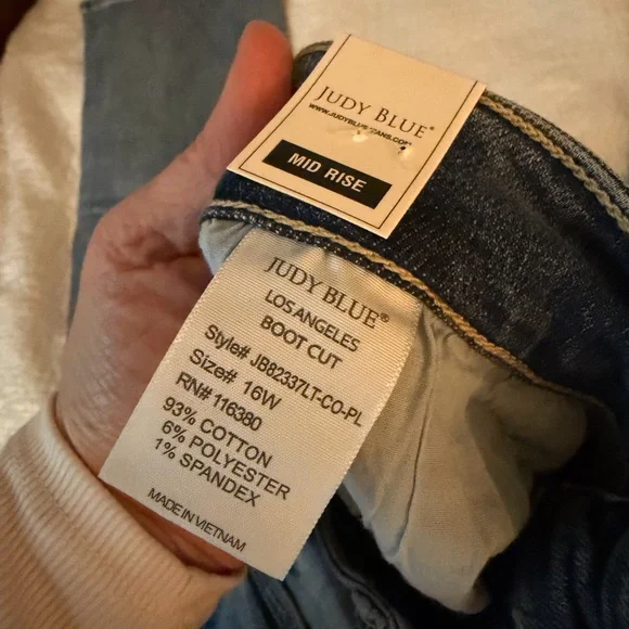 NWT Judy Blue Light Wash boot cut Jeans 16W - Picture 9 of 14
